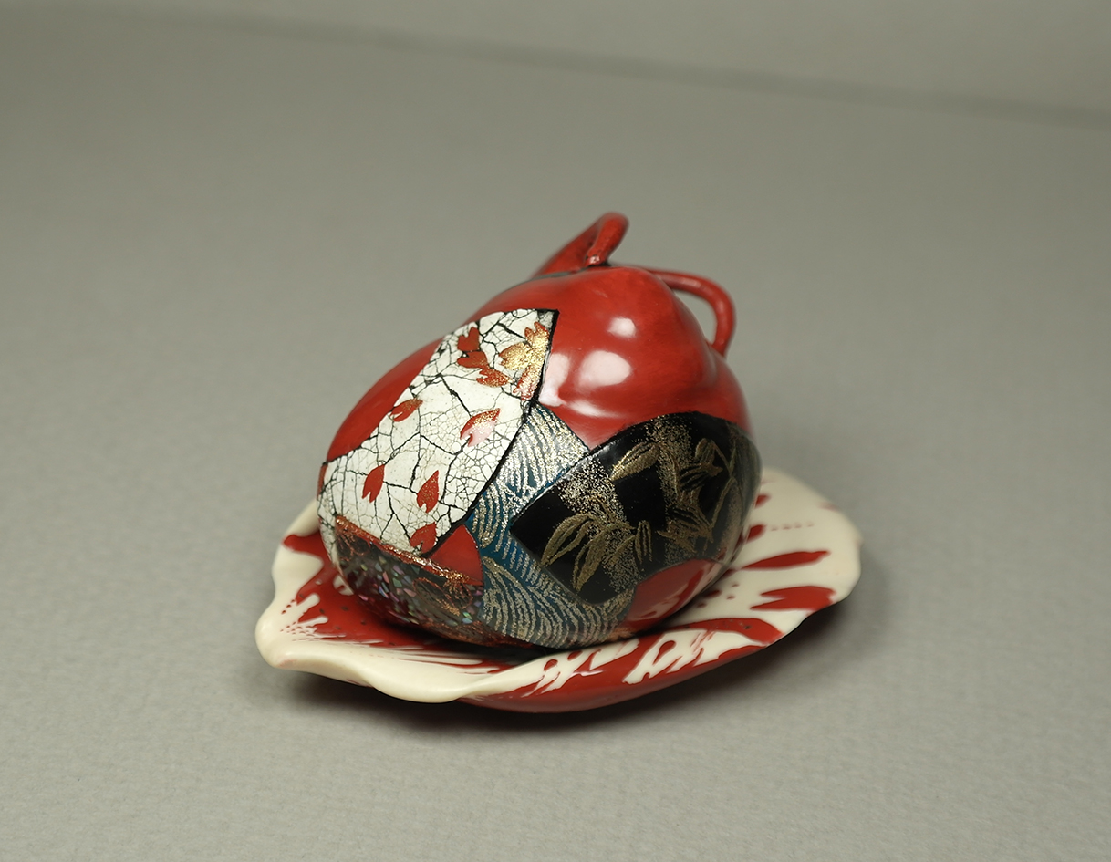 Red snail with fans 006